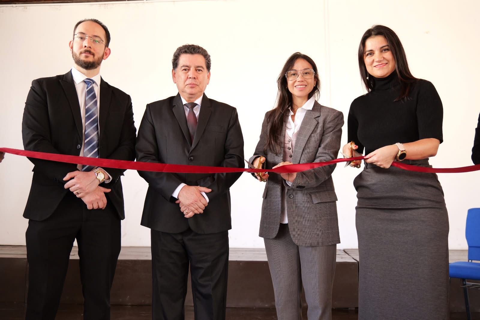 Imagen corte de cinta